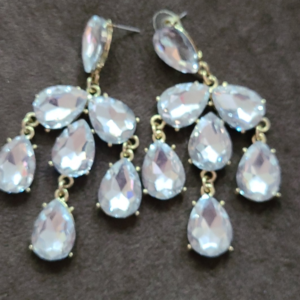 Chandelier earrings